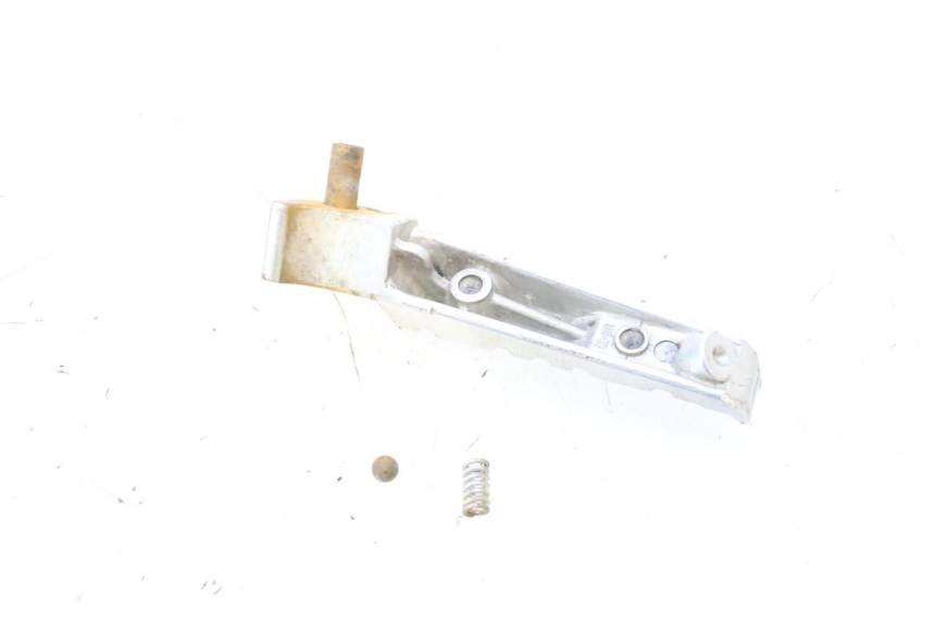 photo de REAR RIGHT FOOTREST YAMAHA X-MAX XMAX 125 (2010 - 2013) - Component detail