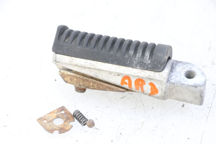 photo de REAR RIGHT FOOTREST YAMAHA XJ6 ABS 600 (2008 - 2016) - Main view