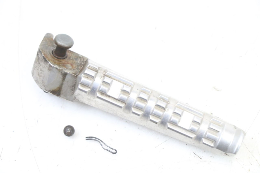 photo de REAR RIGHT FOOTREST YAMAHA X-MAX XMAX ABS 250 (2010 - 2014) - Main view