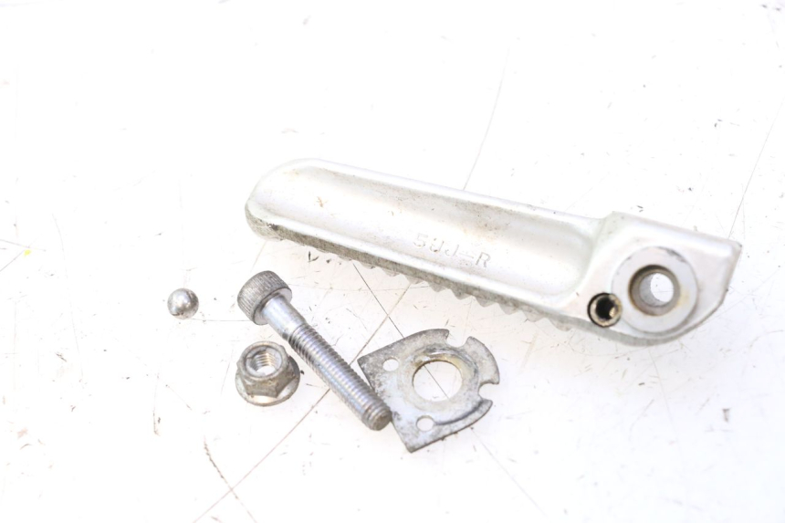 photo de REAR RIGHT FOOTREST YAMAHA YZF R6 600 (2008 - 2009) - Alternative perspective