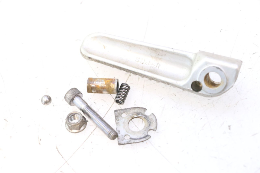 photo de REAR RIGHT FOOTREST YAMAHA YZF R6 600 (2008 - 2009) - Technical close-up