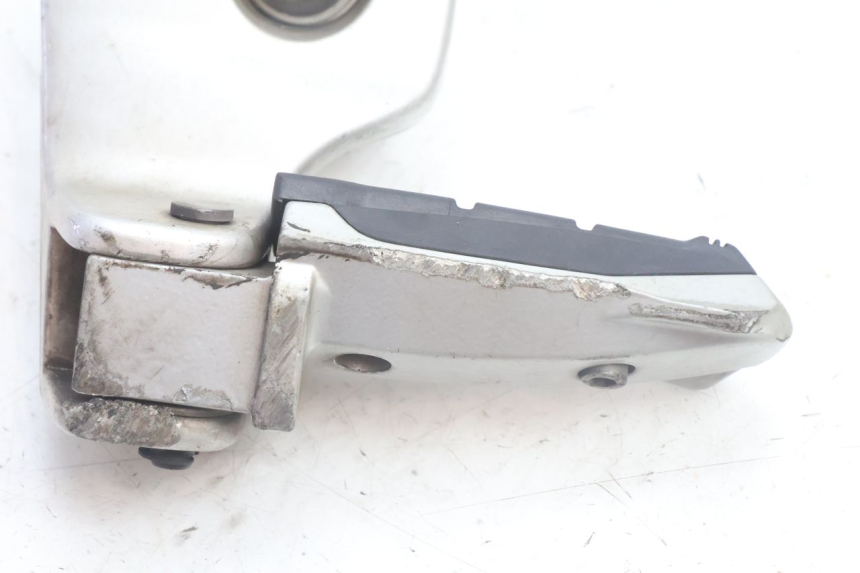 photo de REAR LEFT FOOTREST BMW C1 125 (2000 - 2003) - Technical close-up
