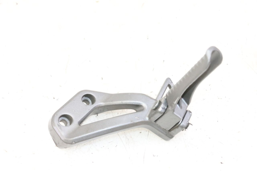 photo de REAR LEFT FOOTREST ORCAL CAVARO 4T 50 (2019 - 2023) - Fixing points details