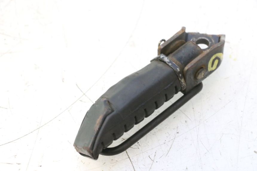 photo de REAR LEFT FOOTREST HONDA CB TWO FIFTY 250 (1991 - 2002) - Technical close-up