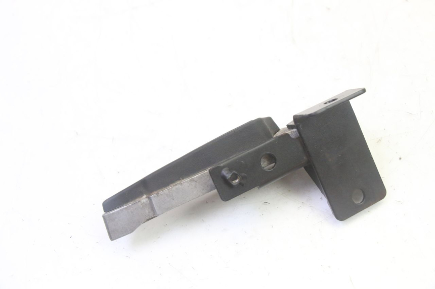 photo de LEFT REAR FOOTREST PEUGEOT CITYSTAR 50 (2013 - 2017) - Fixing points details