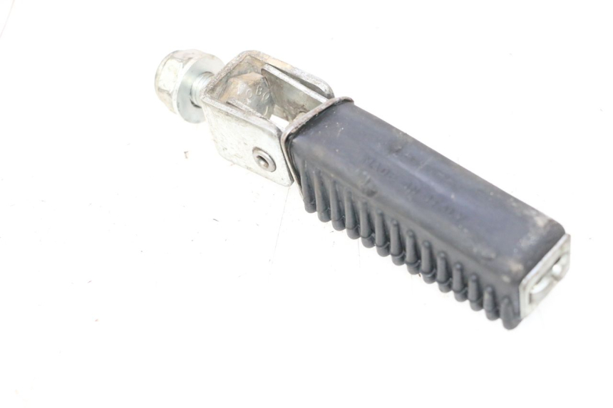 photo de REAR LEFT FOOTREST HM HONDA DERAPAGE 50 (2007 - 2009) - Zoom on usage condition