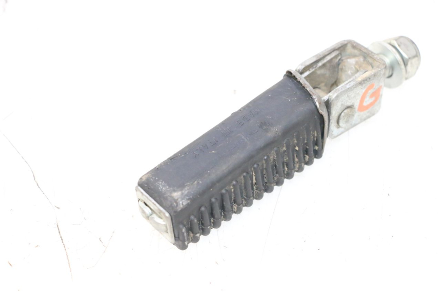 photo de REAR LEFT FOOTREST HM HONDA DERAPAGE 50 (2007 - 2009) - Alternative perspective