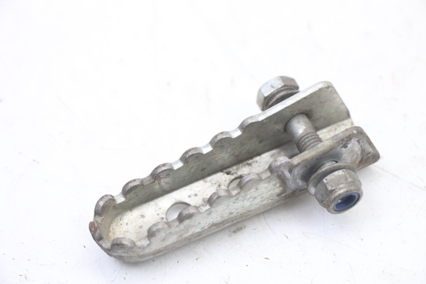 photo de REAR LEFT FOOTREST DERBI SENDA R X-TREME 50 (2006 - 2010) - Main view