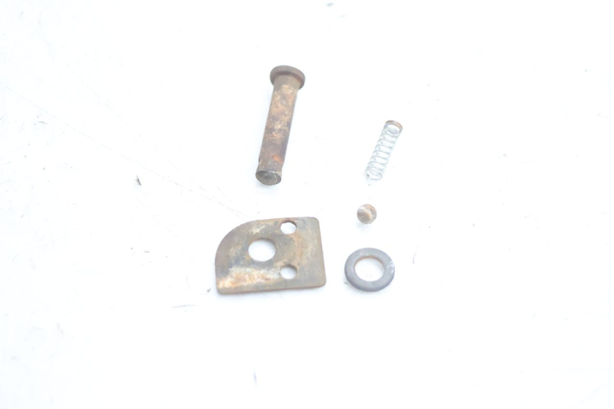 photo de REAR LEFT FOOTREST CF MOTO E-CHARM 125 (2005 - 2008) - Technical close-up