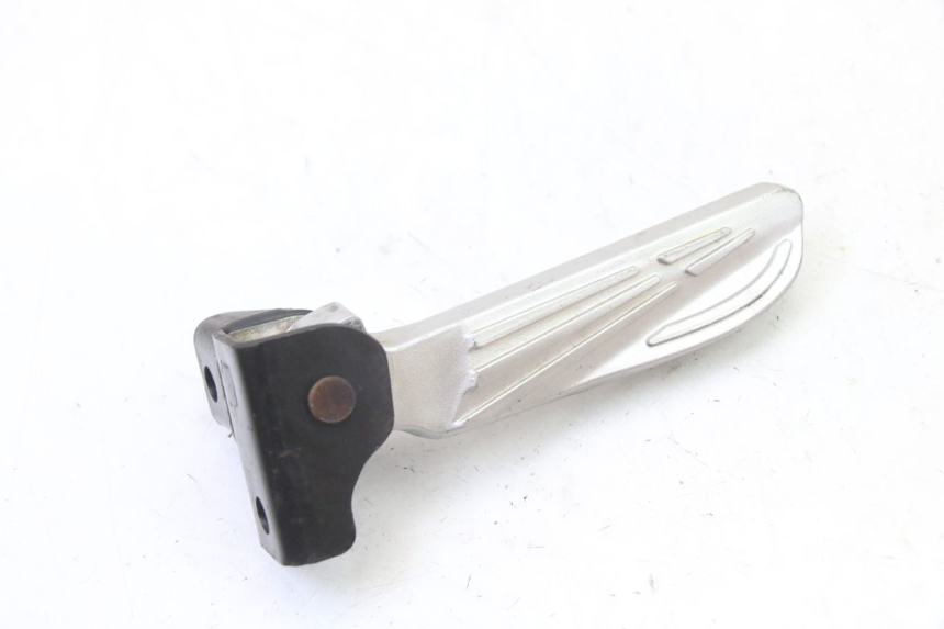 photo de REAR LEFT FOOTREST SYM FIDDLE 3 III 125 (2014 - 2020) - Component detail