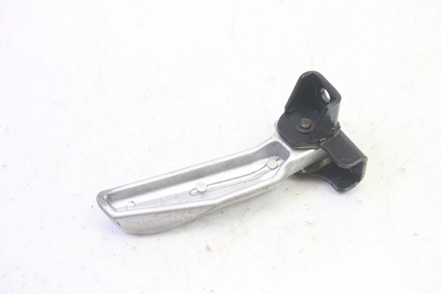 photo de REAR LEFT FOOTREST SYM FIDDLE 3 III 125 (2014 - 2020) - Technical close-up