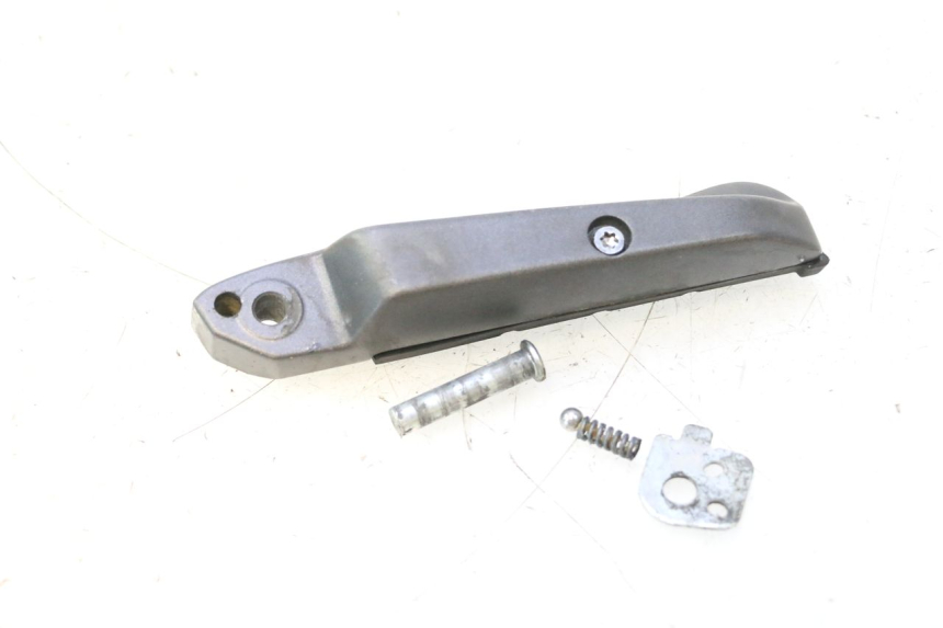 photo de REAR LEFT FOOTREST HONDA FJS SILVER WING SILVERWING 400 (2005 - 2008) - Zoom on usage condition