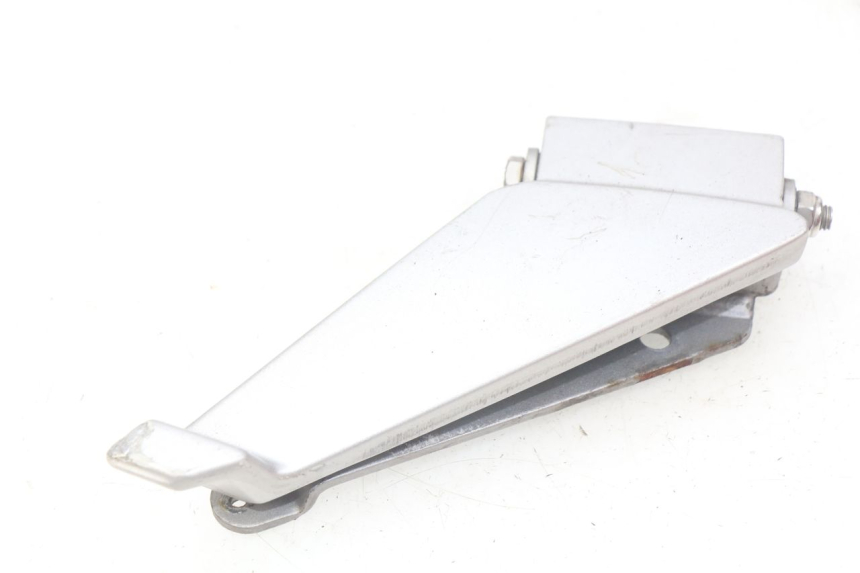 photo de LEFT REAR FOOTREST PEUGEOT GEOPOLIS 400 (2007 - 2013) - Technical close-up