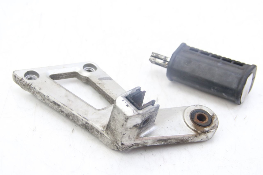 photo de LEFT REAR FOOTREST SUZUKI GSX-F GSX  F 1100 (1988 - 1994) - Main view