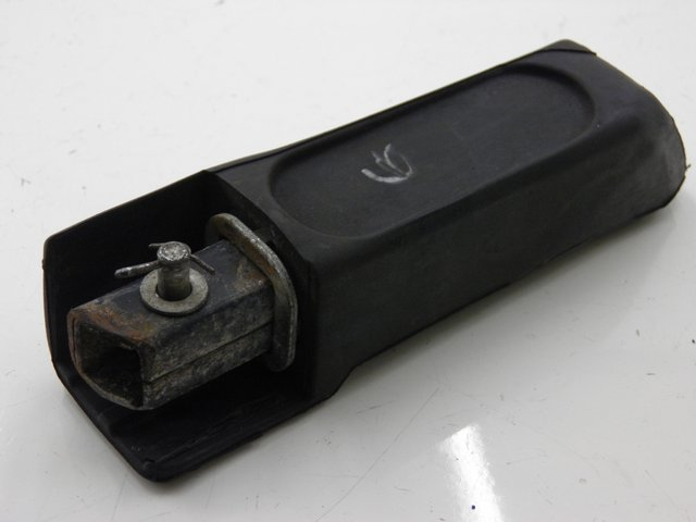 photo de REAR LEFT FOOTREST HONDA FES S-WING SWING 125 (2007 - 2015) - Alternative perspective