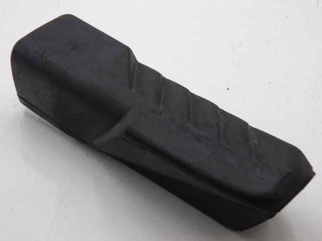 photo de REAR LEFT FOOTREST HONDA FES S-WING SWING 125 (2007 - 2015) - Technical close-up