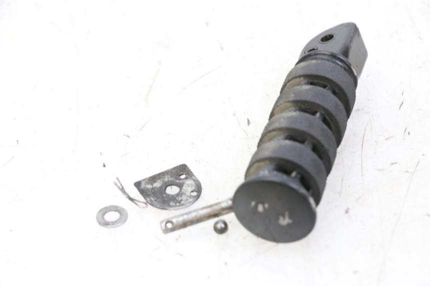 photo de REAR LEFT FOOTREST KEEWAY K-LIGHT KLIGHT 125 (2018 - 2025) - Alternative perspective