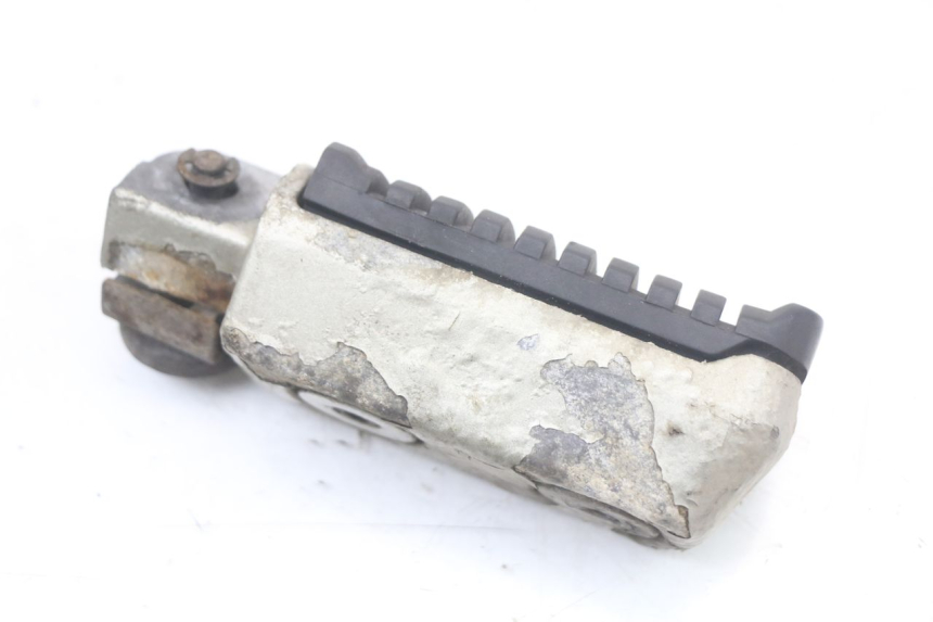 photo de REAR LEFT FOOTREST KAWASAKI GTR 1000 (1994 - 2004) - Zoom on usage condition