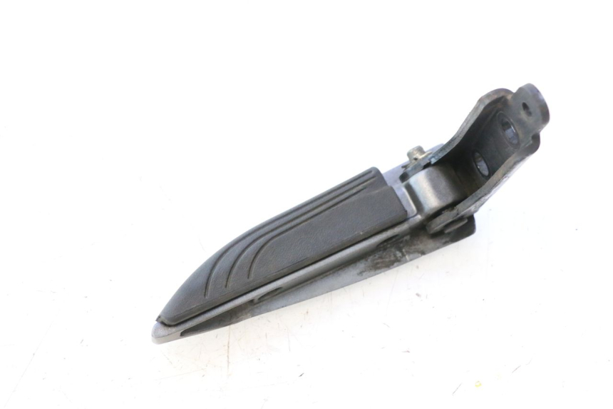 photo de REAR LEFT FOOTREST PIAGGIO MP3 500 (2016 - 2018) - Alternative perspective
