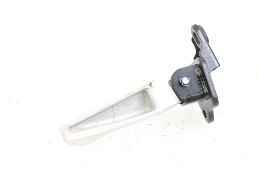 photo de REAR LEFT FOOTREST YAMAHA NEO'S CORE 1 (2022 - 2026) - Alternative perspective