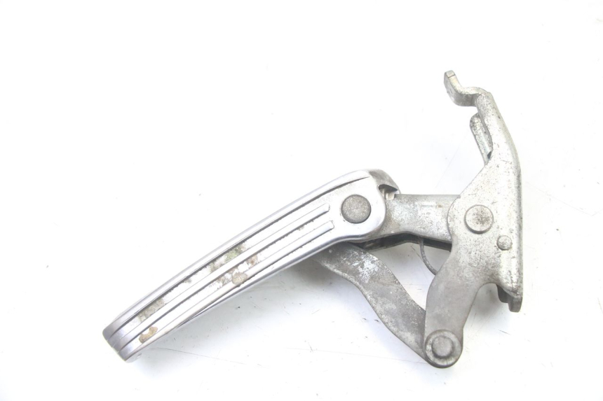 photo de REAR LEFT FOOTREST PIAGGIO VESPA GRANTURISMO 125 (2003 - 2007) - Main view