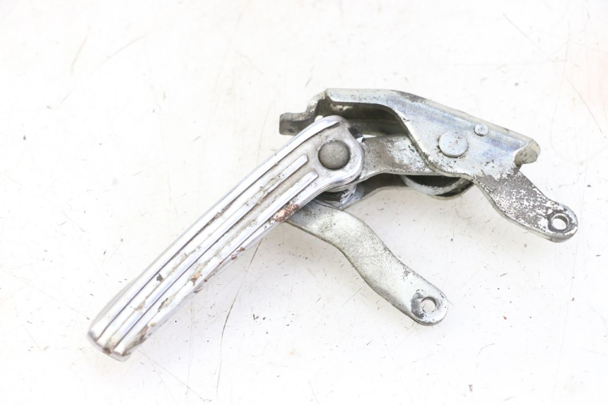 photo de REAR LEFT FOOTREST PIAGGIO VESPA GRANTURISMO 200 (2004 - 2005) - Main view