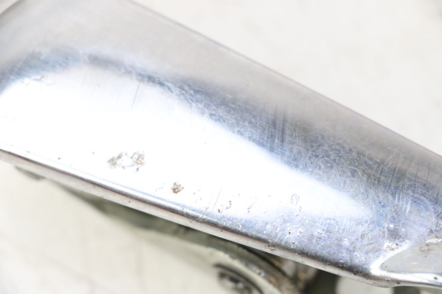 photo de REAR LEFT FOOTREST PIAGGIO VESPA GRANTURISMO 200 (2004 - 2005) - Zoom on usage condition