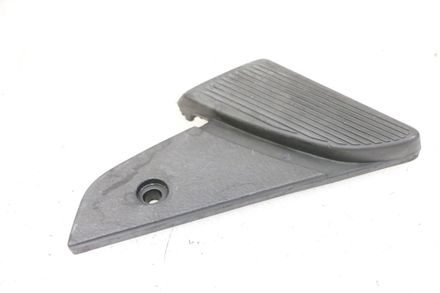 photo de REAR LEFT FOOTREST PIAGGIO VESPA LX 150 (2005 - 2013) - Zoom on usage condition