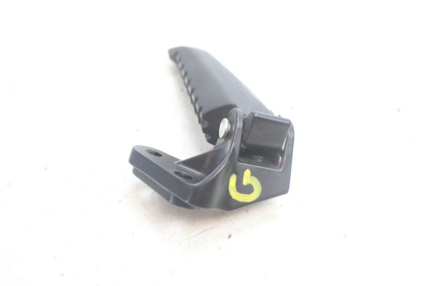 photo de REAR LEFT FOOTREST JM MOTORS R-MAX TECH 50 (2024 - 2026) - Surface and material condition