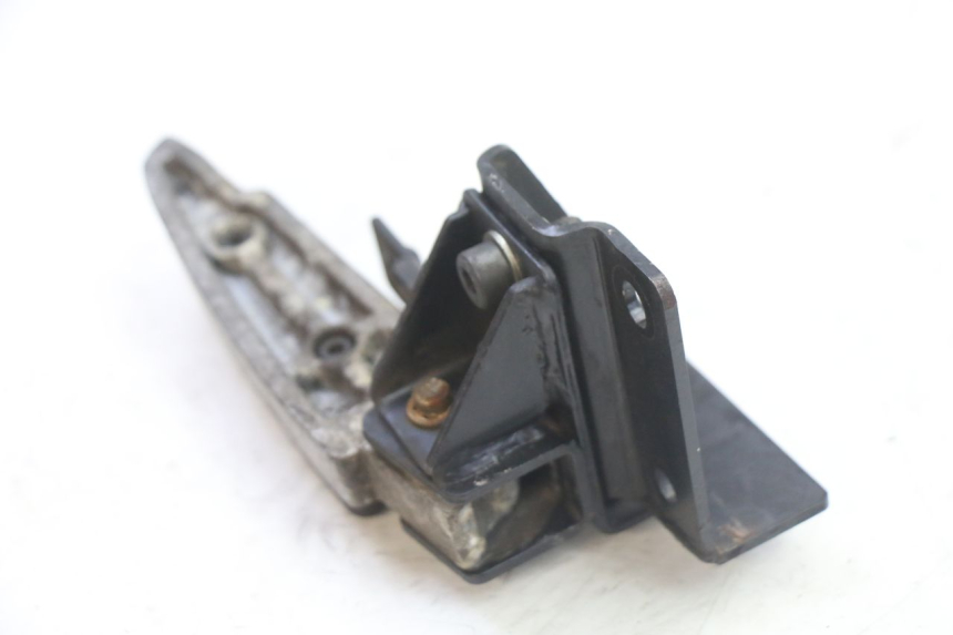 photo de REAR LEFT FOOTREST PEUGEOT SATELIS 125 (2013 - 2018) - Product overview