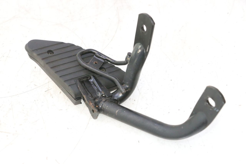 photo de REAR LEFT FOOTREST HONDA SH 125 (2001 - 2003) - Component detail