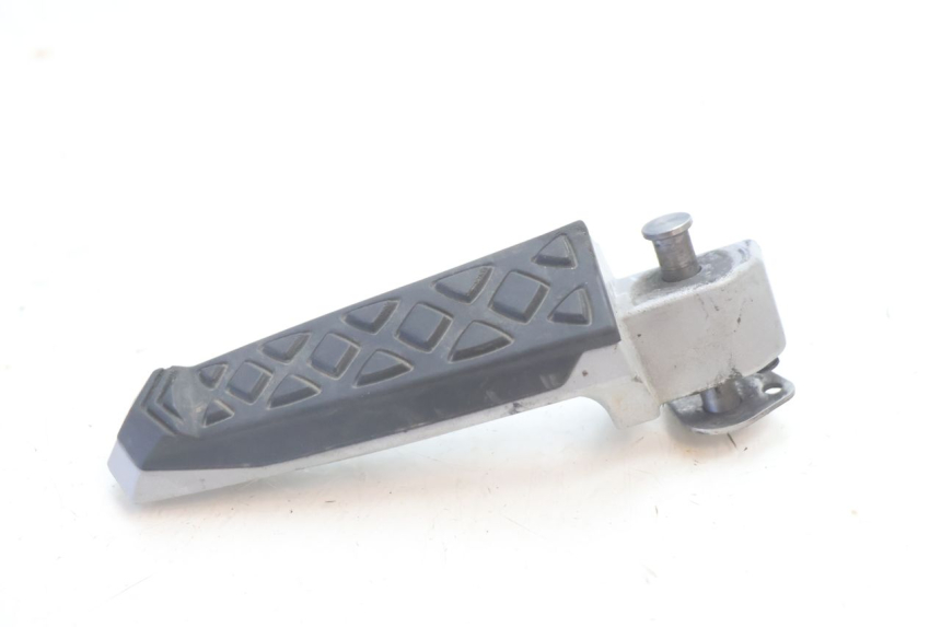 photo de REAR LEFT FOOTREST CAN-AM SPYDER RS 1000 (2008 - 2012) - Zoom on usage condition