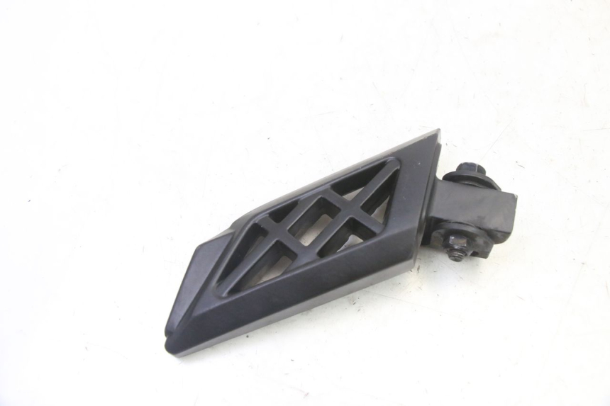 photo de REAR LEFT FOOTREST PEUGEOT STREETZONE I NAKED 2T 50 (2018 - 2020) - Alternative perspective