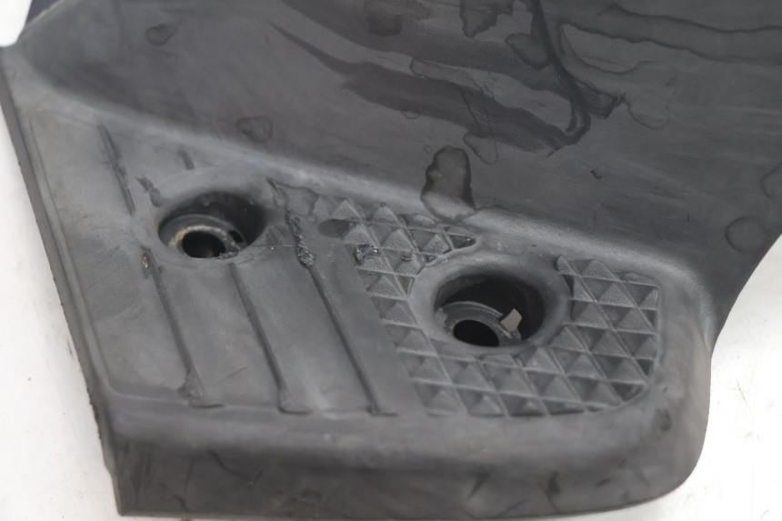 photo de REAR LEFT FOOTREST MBK STUNT NAKED 50 (2004 - 2018) - Zoom on usage condition