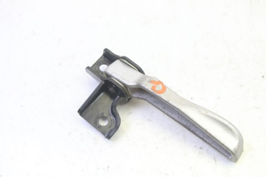 photo de REAR LEFT FOOTREST PEUGEOT TWEET PRO EFI 4T 50 (2021 - 2022) - Technical close-up