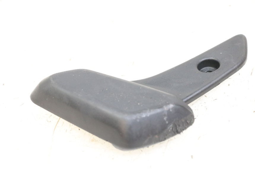 photo de REAR LEFT FOOTREST PIAGGIO VESPA PRIMAVERA 4T 50 (2021 - 2024) - Main view