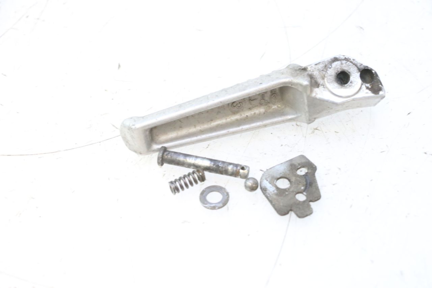 photo de REAR LEFT FOOTREST HONDA VFR FI RC46 800 (1998 - 2001) - Zoom on usage condition