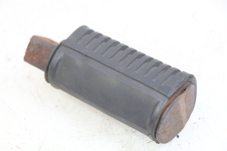 photo de LEFT REAR FOOTREST DAELIM VL DAYSTAR 125 (2000 - 2011) - Technical close-up