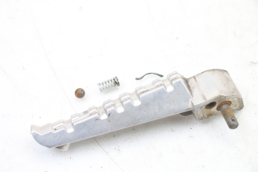photo de REAR LEFT FOOTREST YAMAHA X-MAX XMAX ABS 250 (2010 - 2012) - Component detail