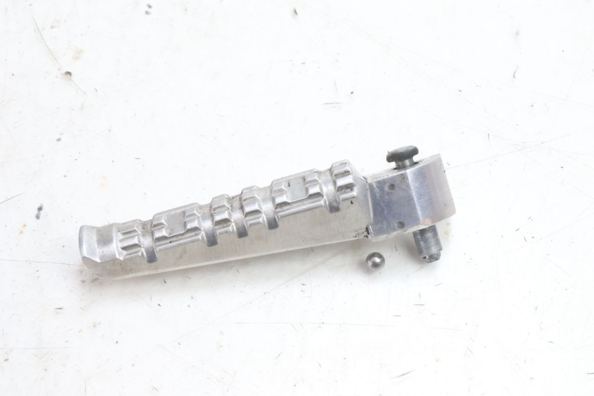 photo de REAR LEFT FOOTREST YAMAHA X-MAX XMAX 125 (2010 - 2013) - Main view