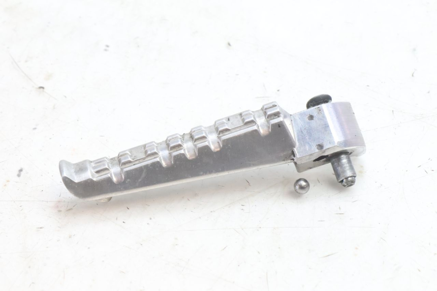 photo de REAR LEFT FOOTREST YAMAHA X-MAX XMAX 125 (2010 - 2013) - Component detail