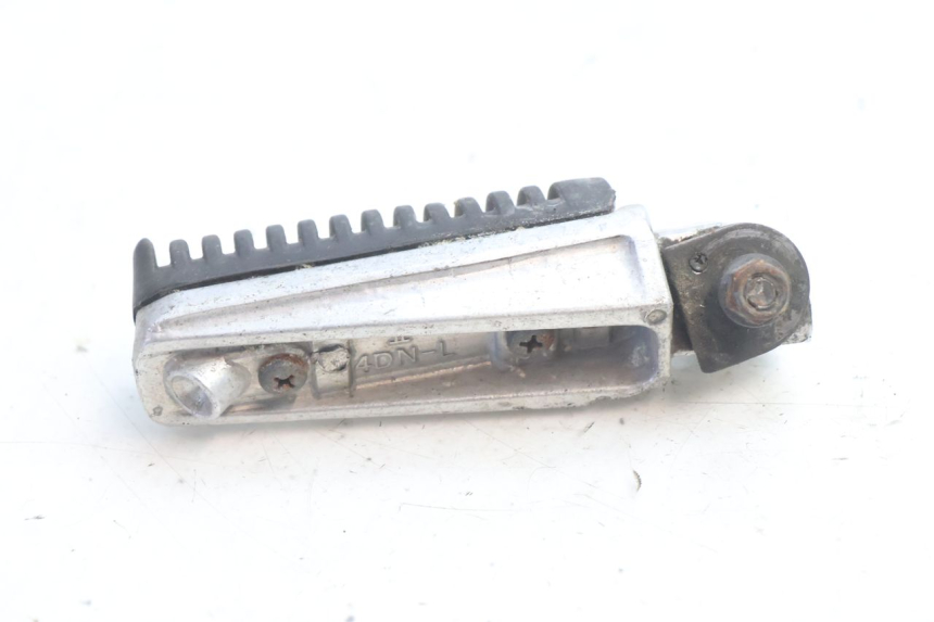 photo de REAR LEFT FOOTREST YAMAHA XJR 1300 (1998 - 2002) - Zoom on usage condition