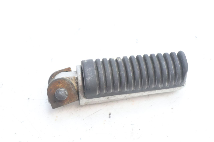 photo de REAR LEFT FOOTREST YAMAHA XJR 1300 (1998 - 2002) - Alternative perspective