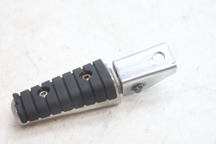 photo de REAR LEFT FOOTREST YAMAHA XV VIRAGO 535 (1988 - 2004) - Technical close-up
