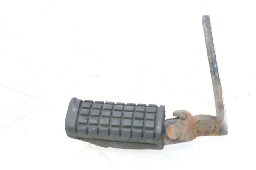 photo de FRONT RIGHT FOOTREST HONDA CB TWO FIFTY 250 (1991 - 2002) - Main view