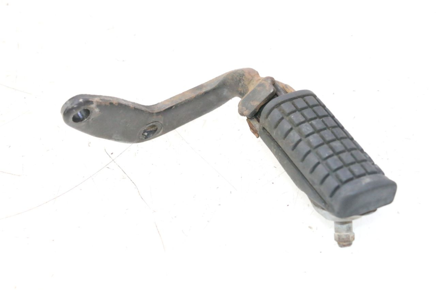 photo de FRONT RIGHT FOOTREST HONDA CB TWO FIFTY 250 (1991 - 2002) - Zoom on usage condition