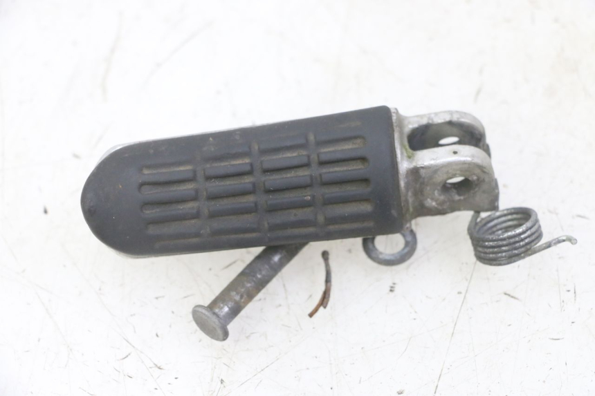 photo de FRONT RIGHT FOOTREST HONDA CBF 500 (2004 - 2007) - Component detail