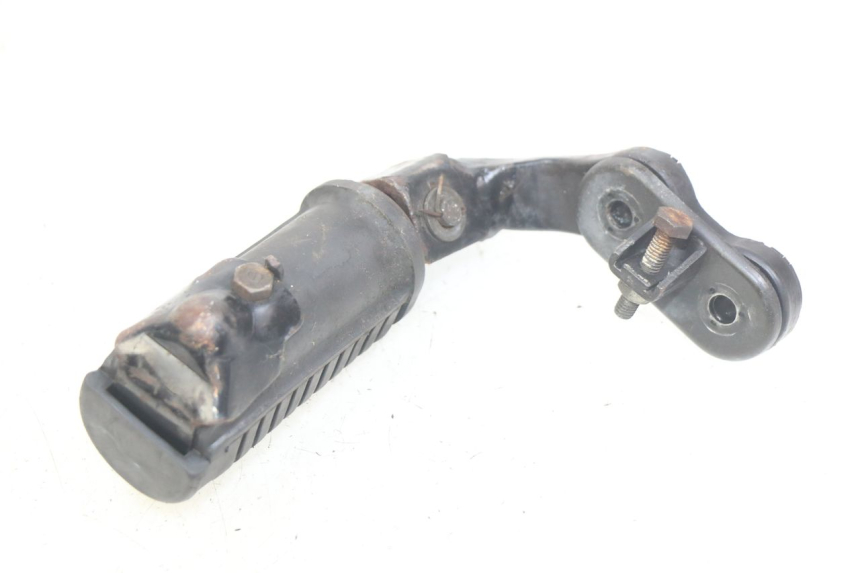 photo de RIGHT FRONT FOOTREST HONDA CM 125 (1983 - 2003) - Alternative perspective