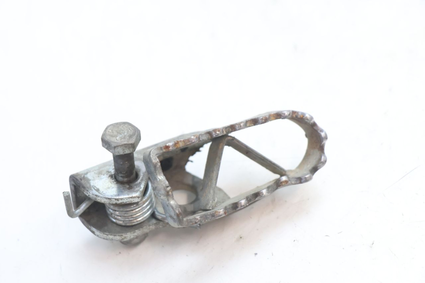 photo de FRONT RIGHT FOOTREST HM HONDA DERAPAGE 50 (2007 - 2009) - Technical close-up