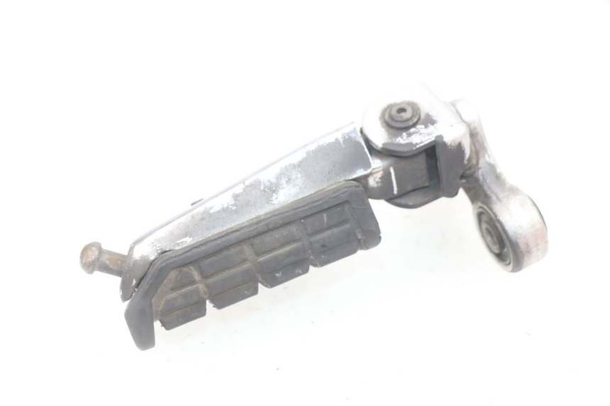 photo de RIGHT FRONT FOOTREST YAMAHA FJ 3CX 1200 (1986 - 1996) - Component detail